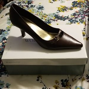 Worthington closed toe, dark brown heel